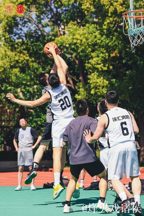 上海市学生篮球锦标赛激战，小嵩特莱赛挑战FMVP